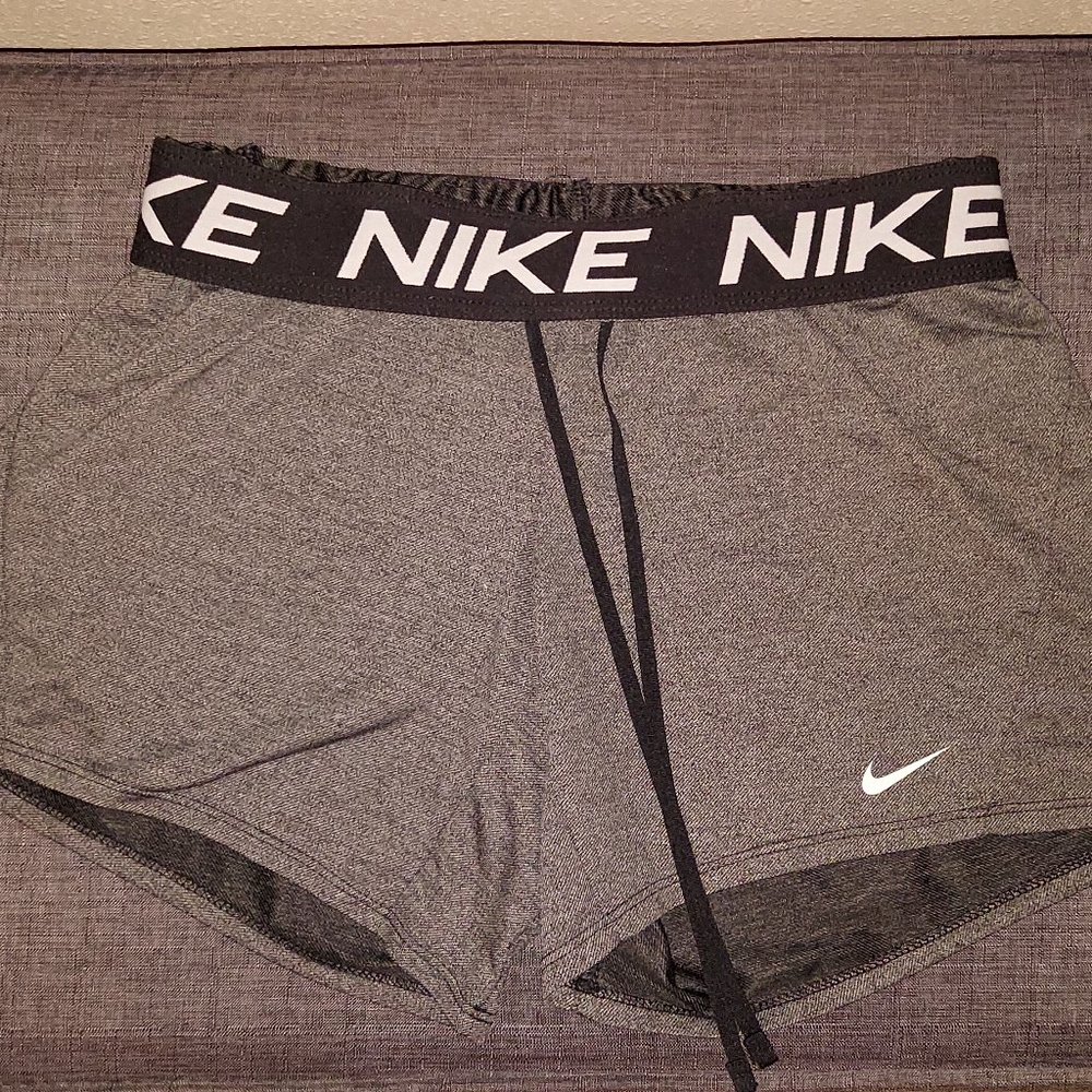 Nike dry fit shorts xs